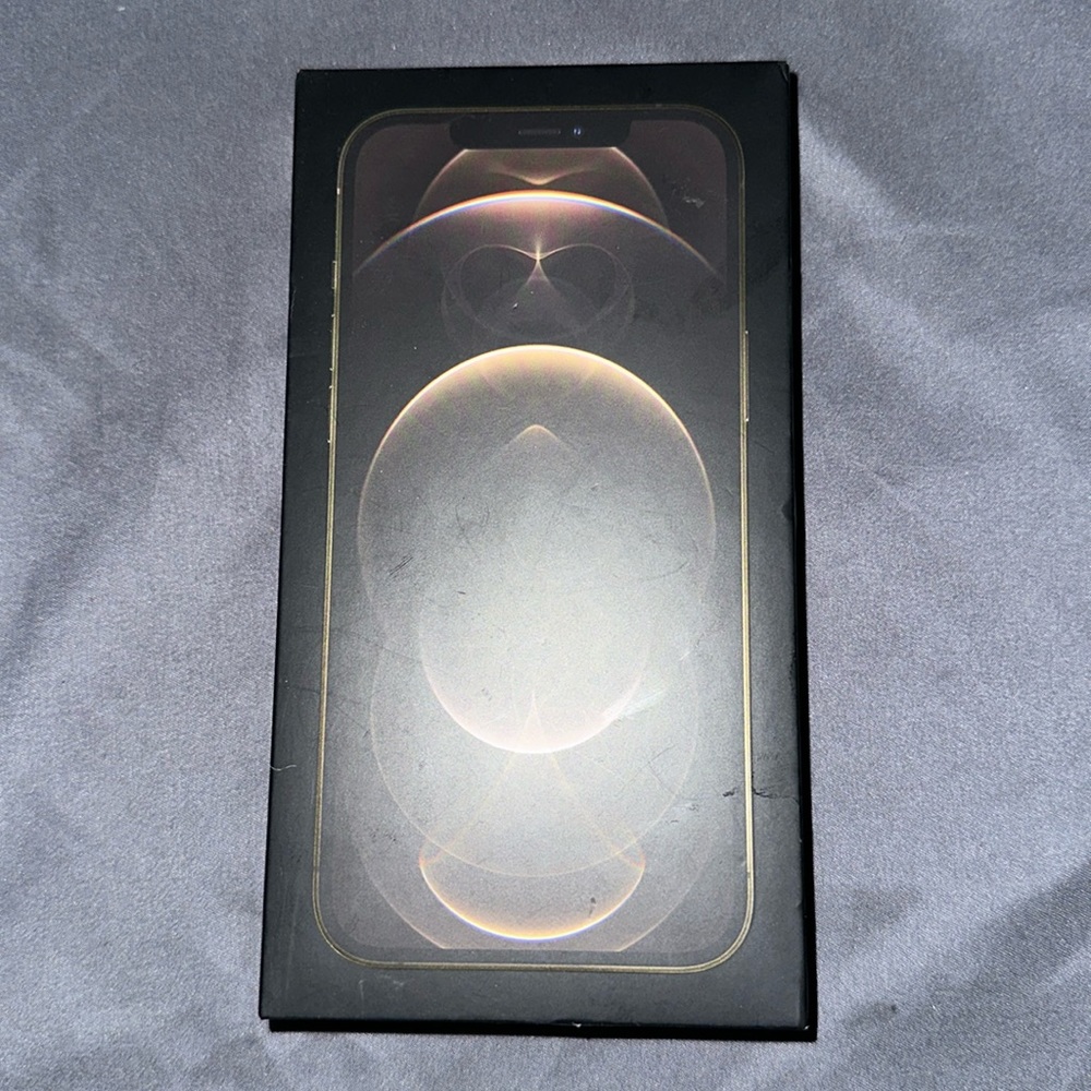 iPhone box